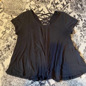 4/25$ Cirana Tee T Shirt Lattice Cross Flowy Fall